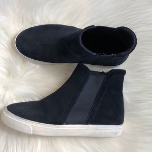 Navy suede sneaker booties size 81/2